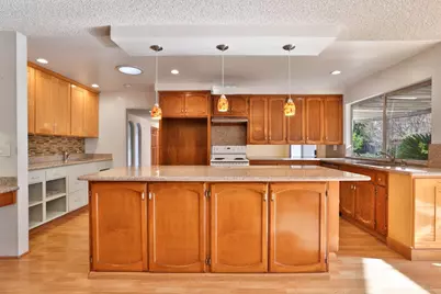 1492 Robsheal Dr, San Jose, CA 95125 - Photo 4