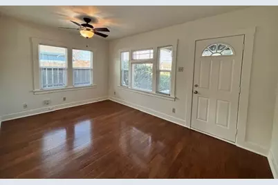 961 S 7th St, San Jose, CA 95112 - Photo 2