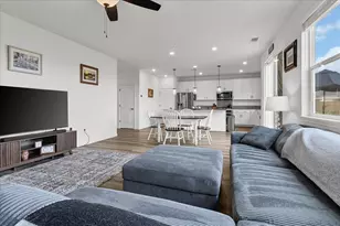 1860 Hydrangea Dr, Hollister, CA 95023 - Photo 20