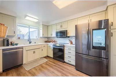 330 Woodside Dr 105, Salinas, CA 93901 - Photo 12