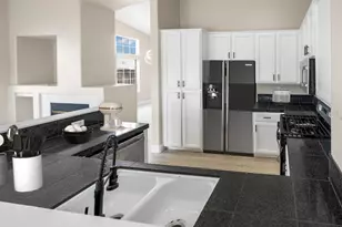 11 Saguaro Cir, Salinas, CA 93905 - Photo 8