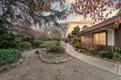 24952 Cypress Ave, Hayward, CA 94544 - Photo 12