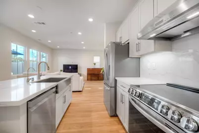 3072 Glenmore St, Vista, CA 92081 - Photo 6