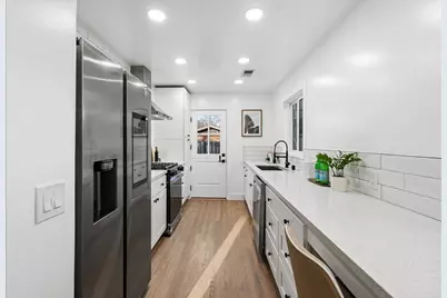 579 Green Manor Ct, Palo Alto, CA 94301 - Photo 16