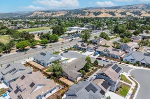 16925 Burgundy Ln, Morgan Hill, CA 95037 - Photo 2