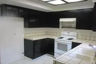 140 Gibson Dr 12, Hollister, CA 95023 - Photo 12