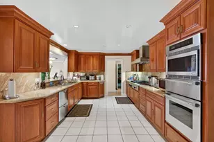 746 Jacaranda Cir, Hillsborough, CA 94010 - Photo 18