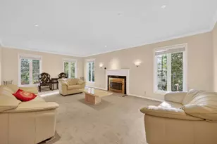 746 Jacaranda Cir, Hillsborough, CA 94010 - Photo 10