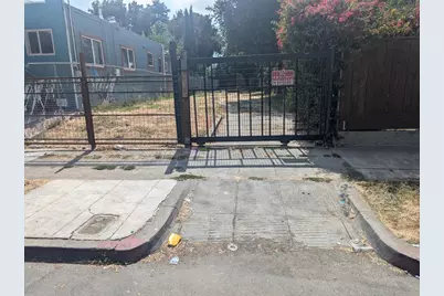 9425 Sunnyside St, Oakland, CA 94603 - Photo 1