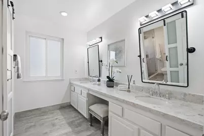 313 Clifton Ave, San Carlos, CA 94070 - Photo 20