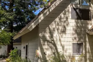 2534 W Middlefield Rd, Mountain View, CA 94043 - Photo 14