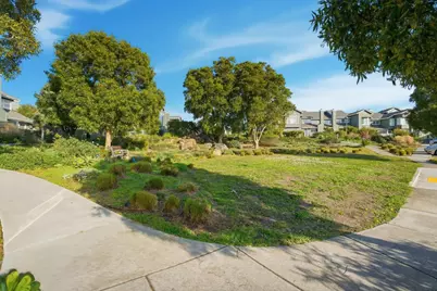 158 Treeview Dr, Daly City, CA 94014 - Photo 38