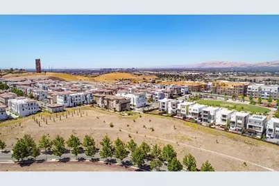 218 William Manly St 2, San Jose, CA 95136 - Photo 44