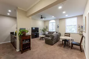 516 Martha St 202, San Jose, CA 95112 - Photo 2