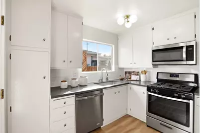 882 San Rafael Ave, Mountain View, CA 94043 - Photo 14