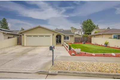 1035 C St, Hollister, CA 95023 - Photo 2