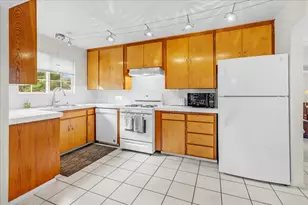 1291 Pacific St, Monterey, CA 93940 - Photo 12