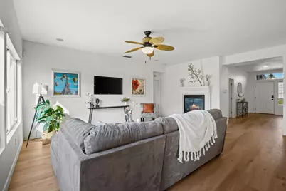 9942 Valderama Way, Sacramento, CA 95829 - Photo 4