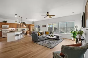 9942 Valderama Way, Sacramento, CA 95829 - Photo 2