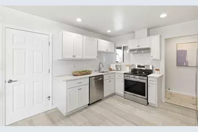 2330 Maximilian Dr, Campbell, CA 95008 - Photo 10