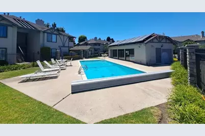 1056 Padre Dr 4, Salinas, CA 93901 - Photo 4