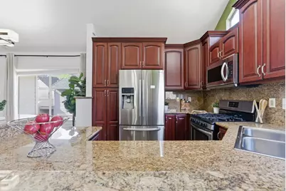 301 Boatswain Ct, Hercules, CA 94547 - Photo 16