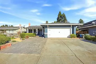 925 Blake Ct, Gilroy, CA 95020 - Photo 1