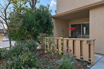 125 Connemara Way 104, Sunnyvale, CA 94087 - Photo 1