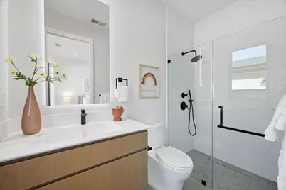 1340 Norman Dr, Sunnyvale, CA 94087 - Photo 54