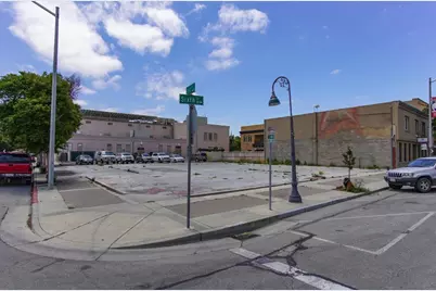 211 6th St, Hollister, CA 95023 - Photo 1