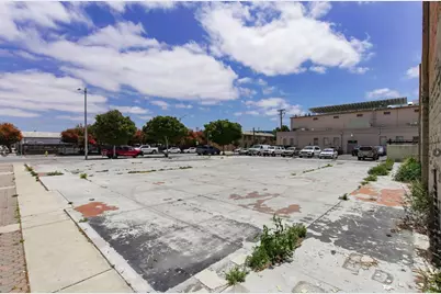 211 6th St, Hollister, CA 95023 - Photo 2