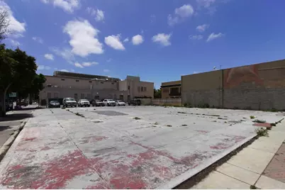 211 6th St, Hollister, CA 95023 - Photo 4