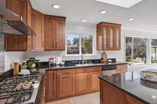 1010 Gest Dr, Mountain View, CA 94040 - Photo 12