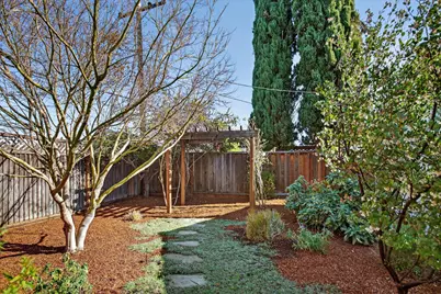 1010 Gest Dr, Mountain View, CA 94040 - Photo 24