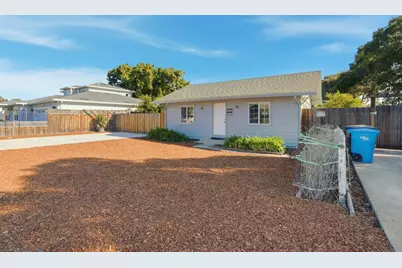 2260 Clarke Ave, East Palo Alto, CA 94303 - Photo 32
