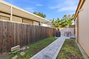 304 Los Encinos St 304, San Jose, CA 95134 - Photo 40