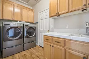 1655 Valley Oaks Dr, Gilroy, CA 95020 - Photo 20