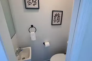 104 W Rossi St 13, Salinas, CA 93901 - Photo 8