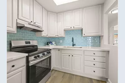 318 Topeka Ave, San Francisco, CA 94124 - Photo 14