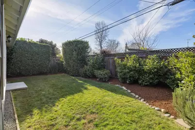 308 Hedge Rd, Menlo Park, CA 94025 - Photo 32