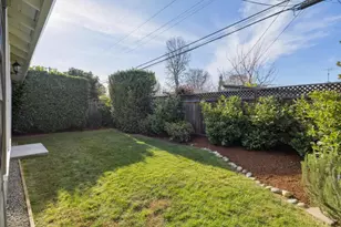 308 Hedge Rd, Menlo Park, CA 94025 - Photo 32