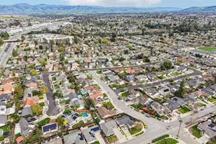 3272 Vistamont Dr, San Jose, CA 95118 - Photo 46