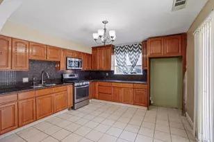 154 N Santa Rosa St, Los Banos, CA 93635 - Photo 8