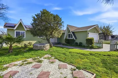 154 N Santa Rosa St, Los Banos, CA 93635 - Photo 2
