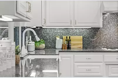 1925 Mantelli Dr, Gilroy, CA 95020 - Photo 14