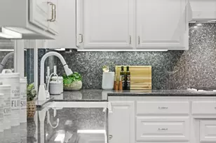 1925 Mantelli Dr, Gilroy, CA 95020 - Photo 14