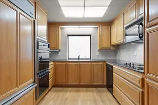 2638 Park Wilshire Dr, San Jose, CA 95124 - Photo 14