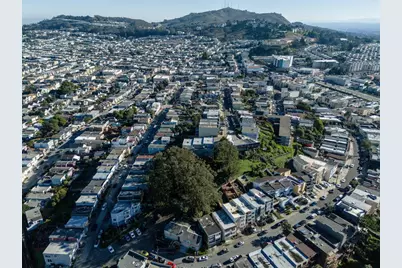 1 Head St, San Francisco, CA 94112 - Photo 1