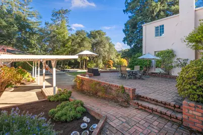 19605 Glen Una Dr, Saratoga, CA 95070 - Photo 16