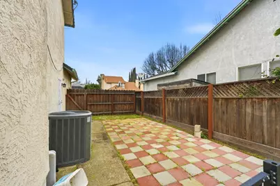 15150 Hollyhock Ct, Lathrop, CA 95330 - Photo 30